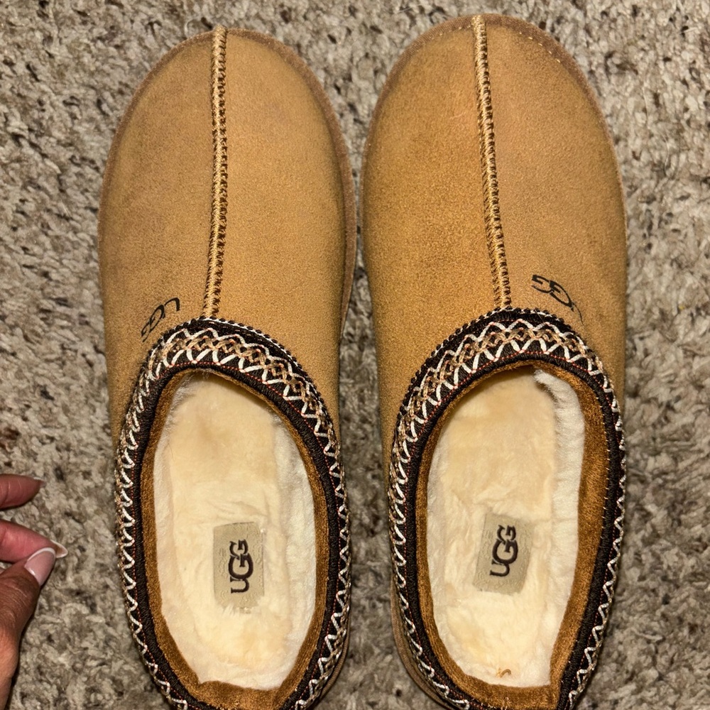 LIKE NEW Ugg Tasmans